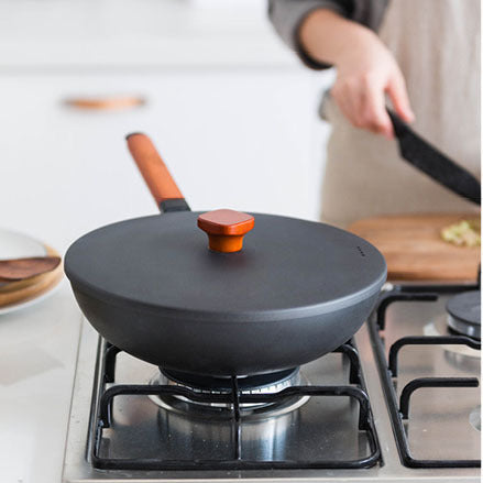 Three-Piece Gift wok flat bottom non-stick old-fashioned iron pot household soup pot steamer multi-functional breakfast frying pan wholesale