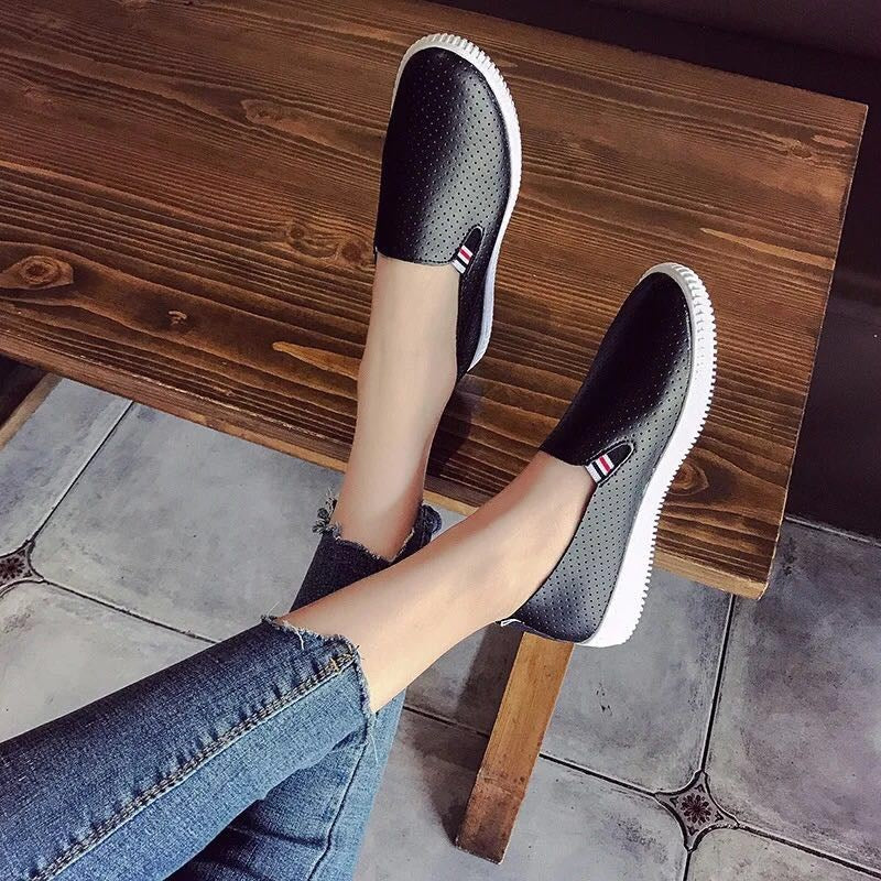 Old Beijing Cloth Shoes Women's Hollow Breathable Single-layer Shoes Flat Bottom All-match Cyber Popular White Shoes Soft Bottom Spring/Summer 2025 New Arrival