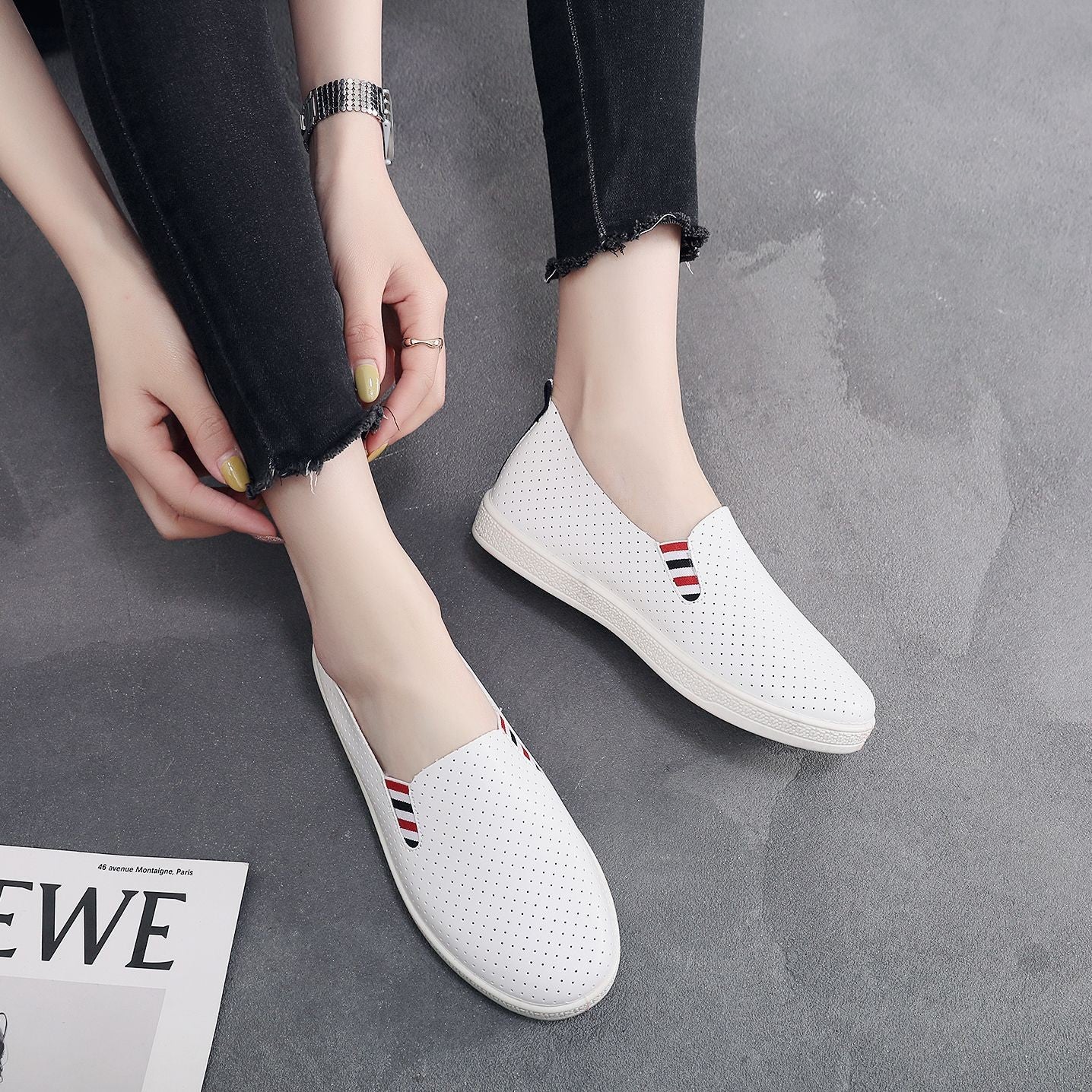 Old Beijing Cloth Shoes Women's Hollow Breathable Single-layer Shoes Flat Bottom All-match Cyber Popular White Shoes Soft Bottom Spring/Summer 2025 New Arrival