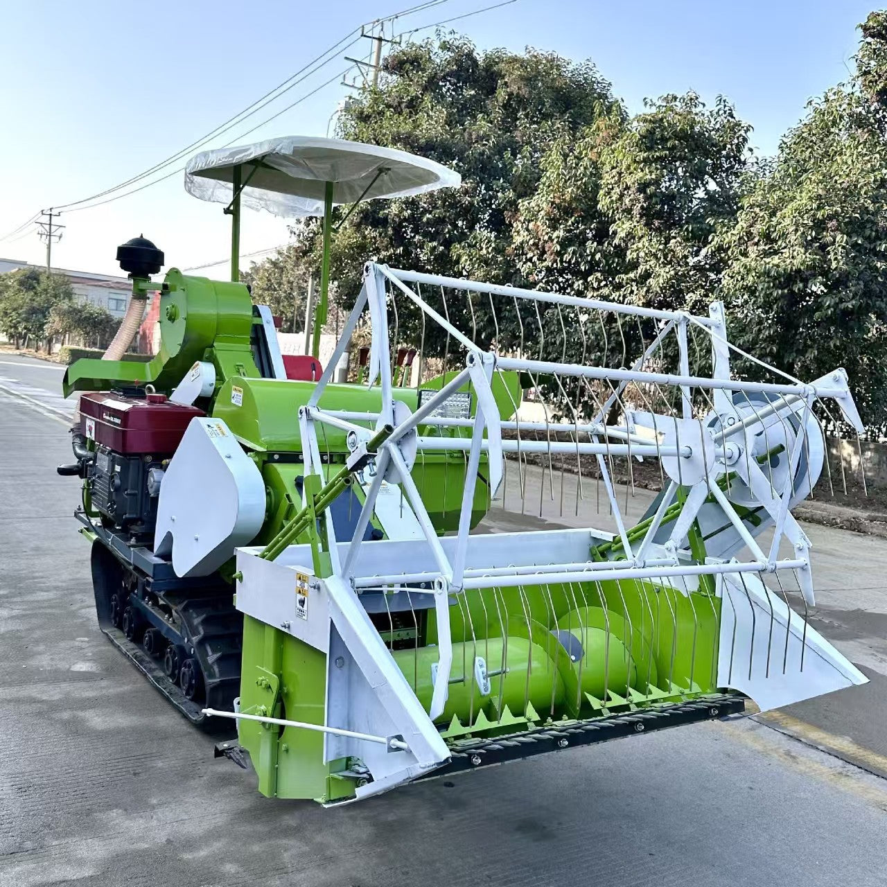 Small Crawler-Type 25 Horsepower Wheat, Rice, and Soybean Harvester Thresher with Automatic Bagging for Hilly and Mountainous Paddy Fields