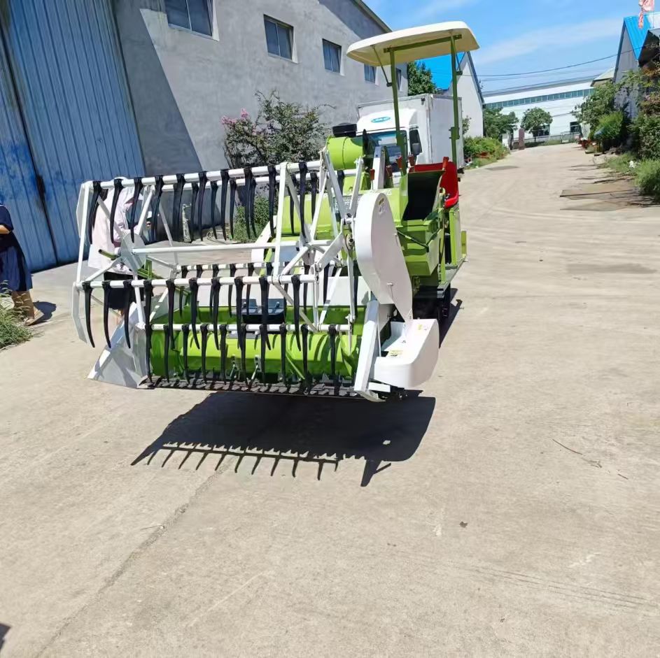 Small Crawler-Type 25 Horsepower Wheat, Rice, and Soybean Harvester Thresher with Automatic Bagging for Hilly and Mountainous Paddy Fields