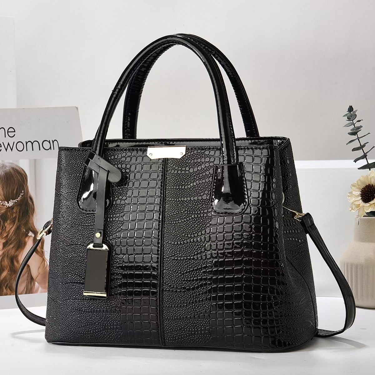 Fashionable And Textured Large-capacity Women's Handbag