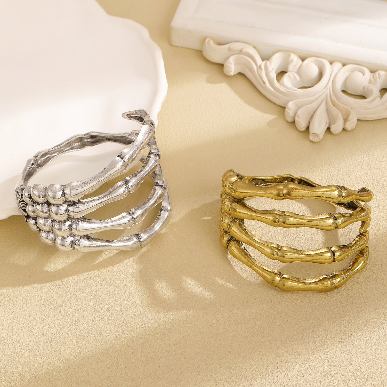 Retro Hollow Skull Paw Bracelet For Women