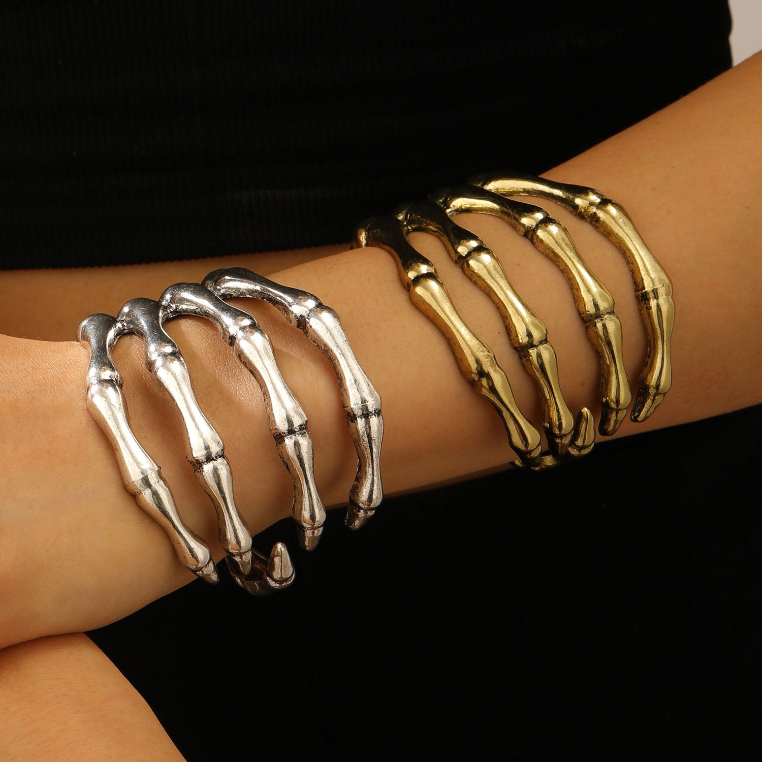 Retro Hollow Skull Paw Bracelet For Women
