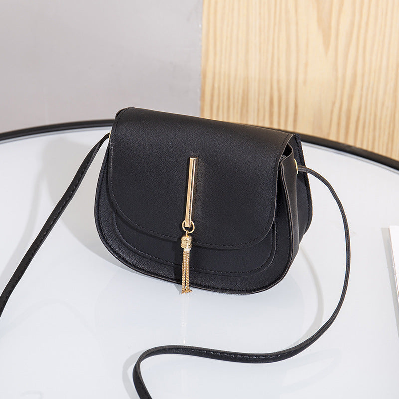 Women's bag 2020 new golden tassel double-layer semicircle single shoulder saddle bag fashion casual mobile phone bag small bag fashion