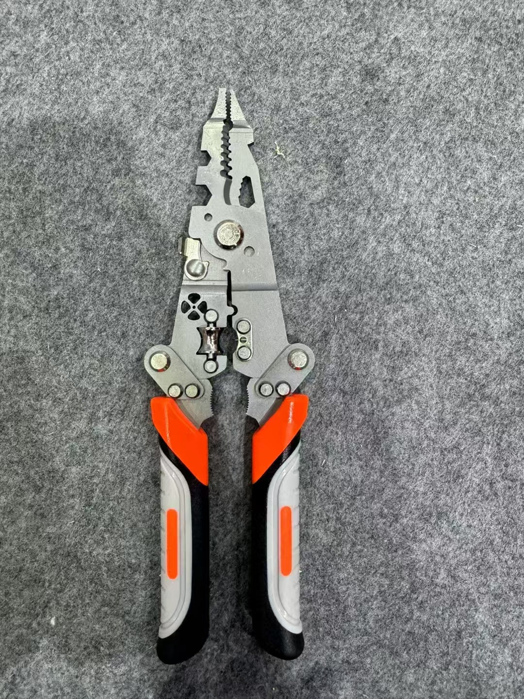 Multi-functional wire stripper for electricians, automatic wire stripper for wire splitting and wire stripping
