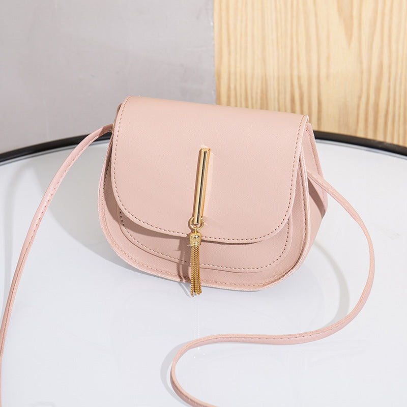 Women's bag 2020 new golden tassel double-layer semicircle single shoulder saddle bag fashion casual mobile phone bag small bag fashion