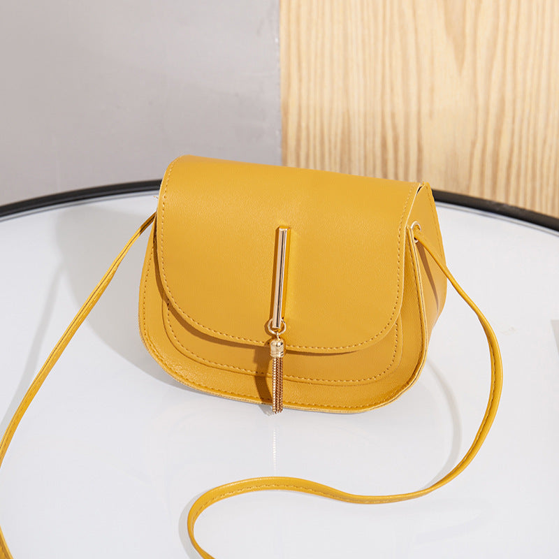 Women's bag 2020 new golden tassel double-layer semicircle single shoulder saddle bag fashion casual mobile phone bag small bag fashion