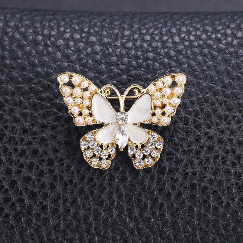 Minimalist Pearl Floral Brooch With Diamond Flower Accessory Pin