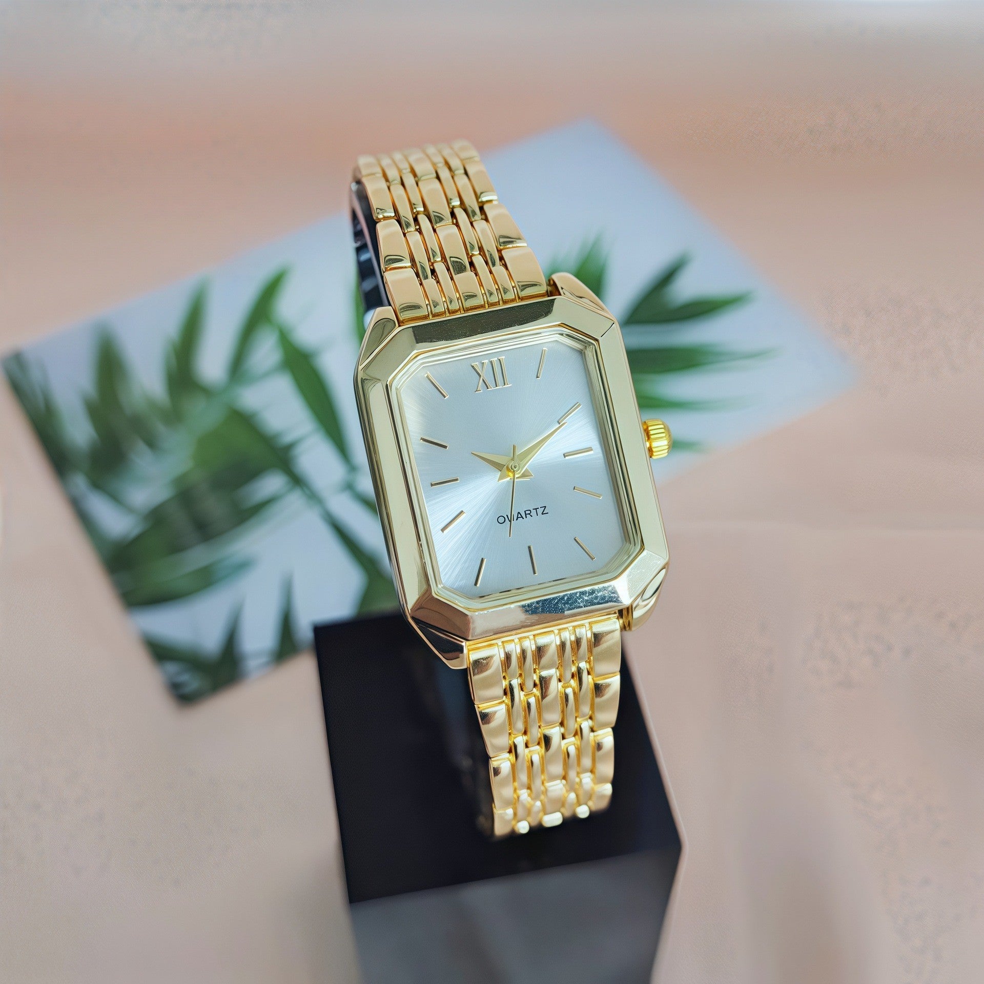 New Light Luxury Steel Band Women's Watch
