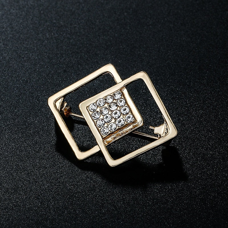 Minimalist Pearl Floral Brooch With Diamond Flower Accessory Pin